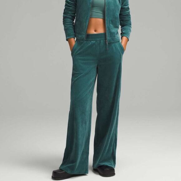 Lululemon Size 10 Scuba Mid Rise Wide Leg Pant Velvet Cord Storm Teal - Picture 8 of 9